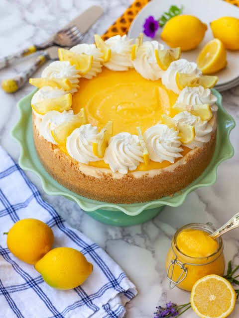 Creamy No Bake Lemon Macaroon Cheesecake
