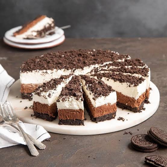 Creamy No Bake Oreo Mousse Cake Recipe