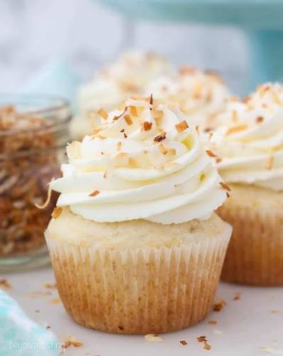 Best Ever Coconut Cream Pie Cupcakes