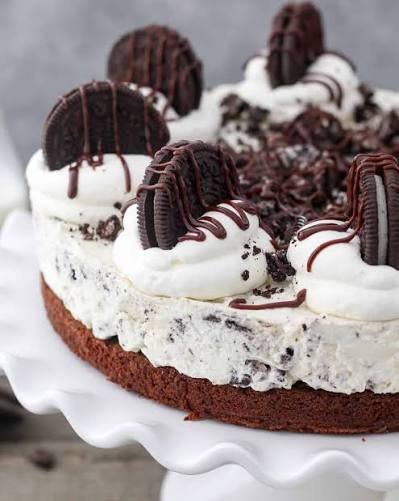 Brownie Bottom Oreo Mousse Pie