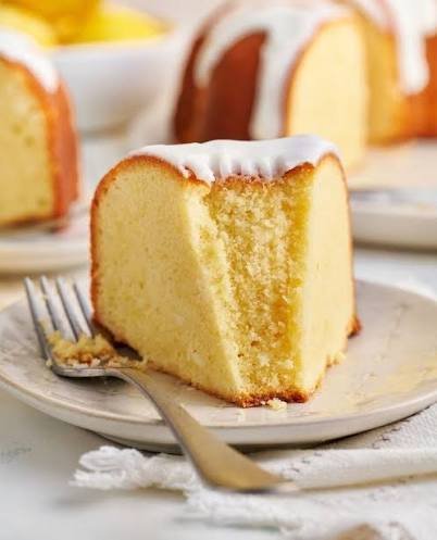 Easy Lemon Oreo Cheesecake Bundt Cake