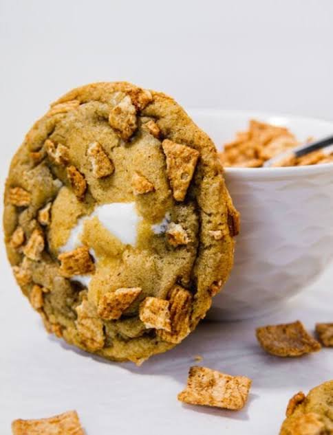 Soft Cinnamon Toast Crunch Marshmallow Cookies