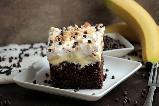 Chocolate Banana Cream Pie Poke Cake