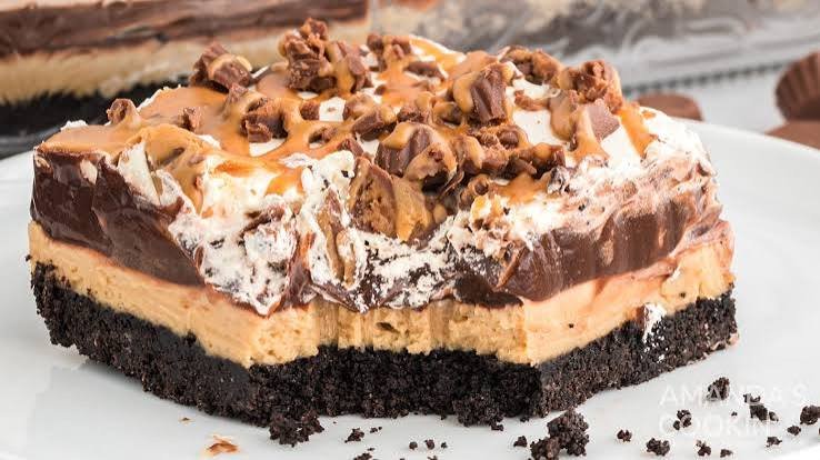 Chocolate Peanut Butter Cup Lasagna