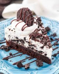 Brownie Bottom Oreo Mousse Pie