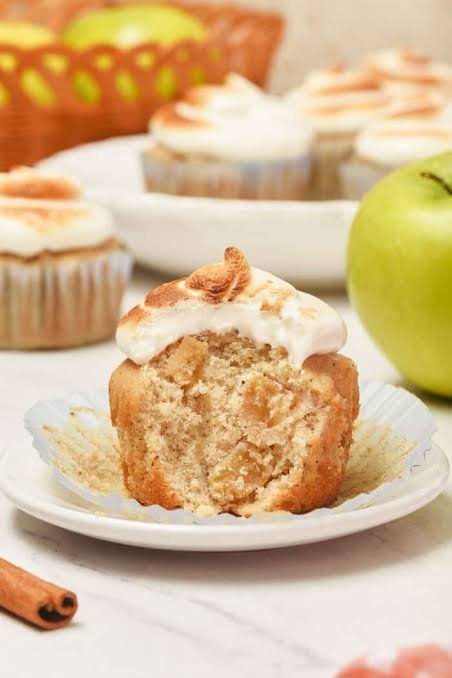 Apple Pie Cupcakes With Maple Buttercream