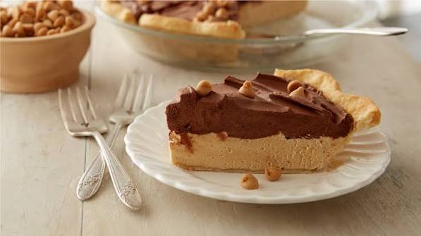 Peanut Butter Brownie Mousse Pie