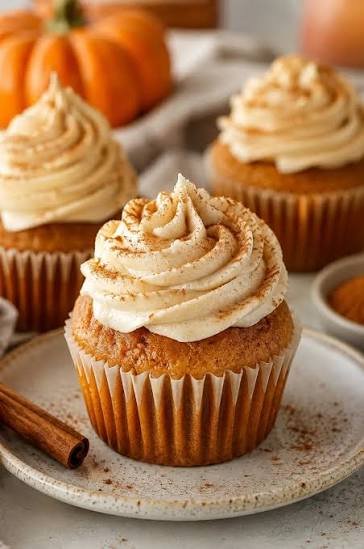 Spiced Cupcakes With Vanilla Buttercream