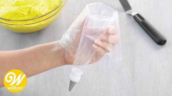 How To Use A Piping Bag