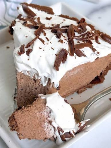 No Bake Chocolate Nutter Butter Mousse Pie