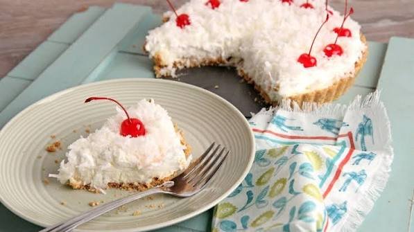 No Bake Pina Colada Cheesecake Parfaits