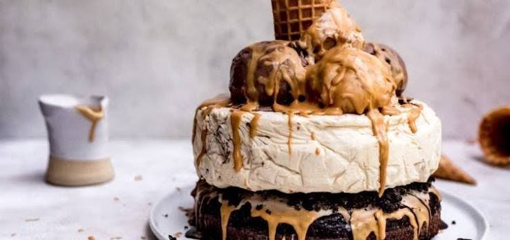 Peanut Butter Cup Ice Cream Cake