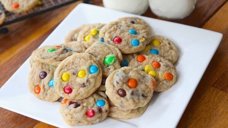 Soft And Chewy M&M Cookies 2