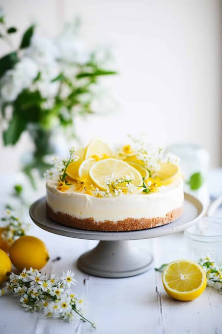 The Best No Bake Lemon Macaroon Cheesecake