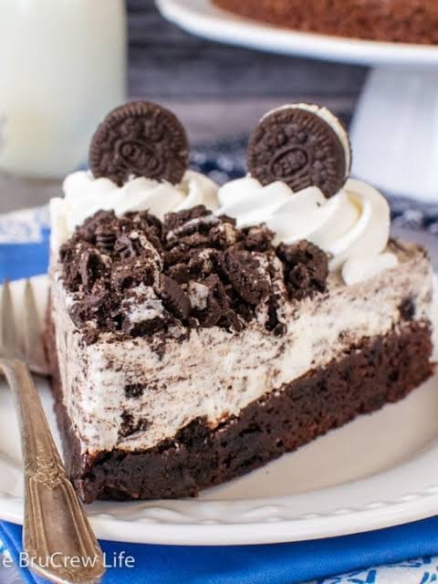 No Bake Oreo Mousse Cake