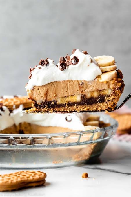 No Bake Peanut Butter Banana Pie